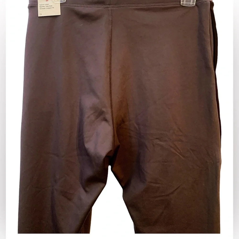 Nike high rise 7/8 two toned leggings with airpod pocket